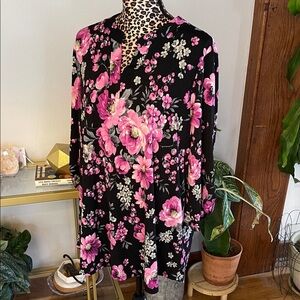 Dear Scarlett - Floral Wrinkle Free Bulgari - NWOT